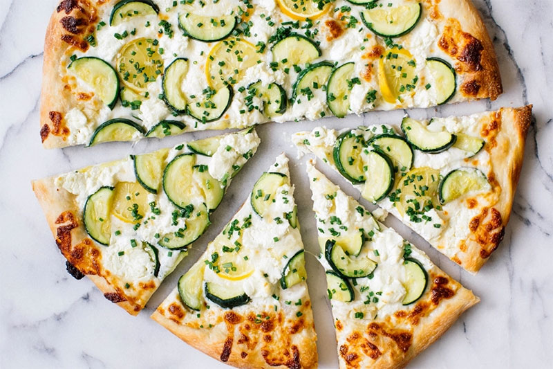 Zucchini-Pizza Low-calorie healthy starters