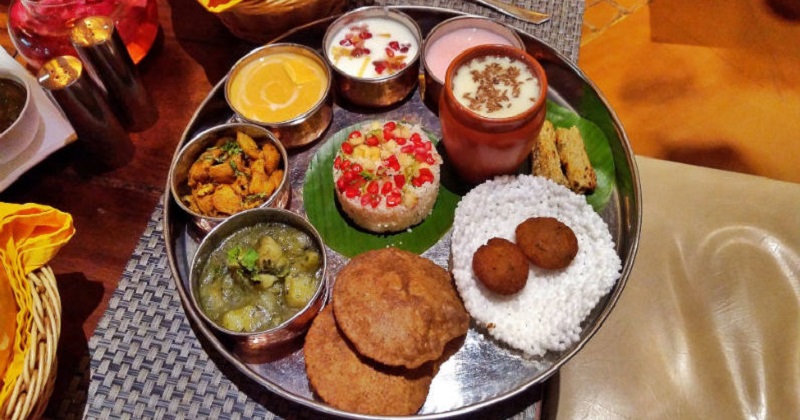 navratri-vrat-thali-railway