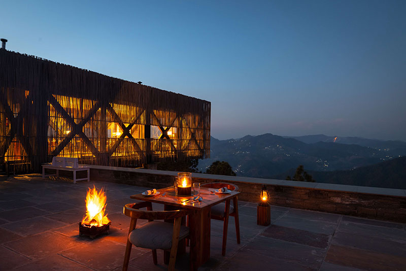 The-Kumaon-Romantic-dinner-setup