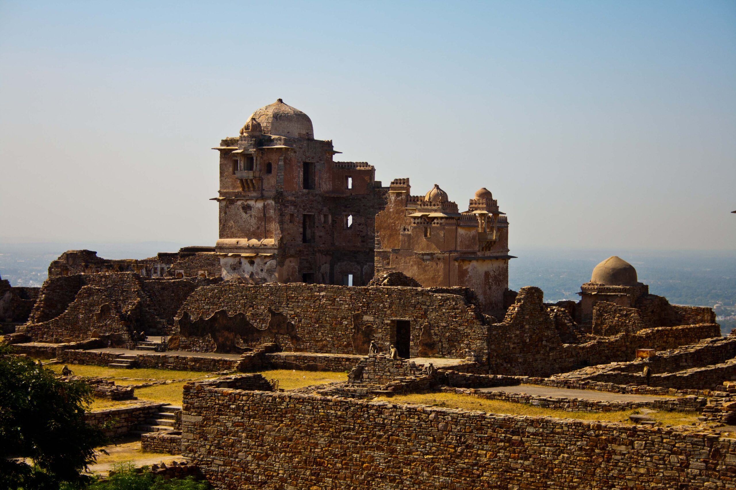 Majestic Chronicles: Unveiling India's Iconic Fortresses of History