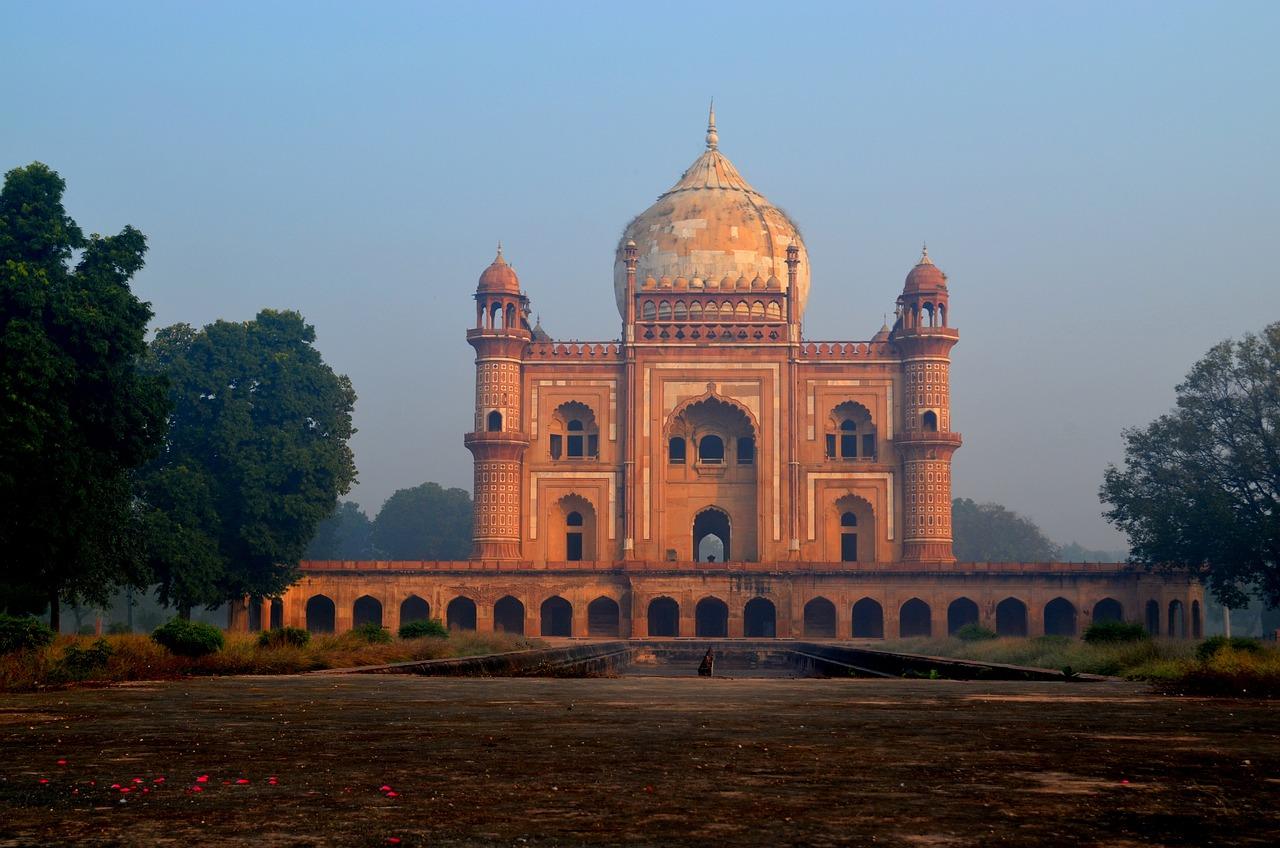 #18 Mysteries of Old Delhi (Old Delhi Series)